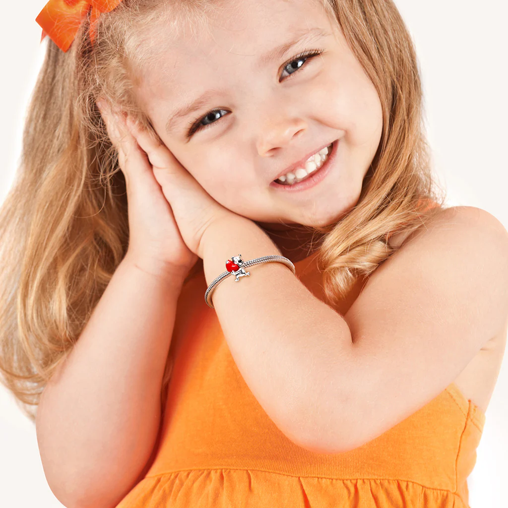 Gnoce Bear Embraces Red Heart Stopper Charm - Image 3