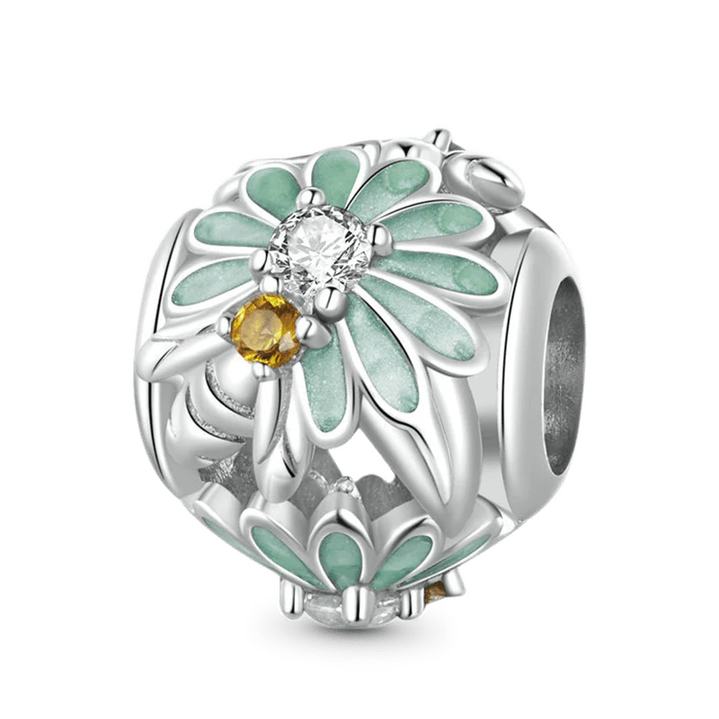 Gnoce Bee Loves Daisy Charm