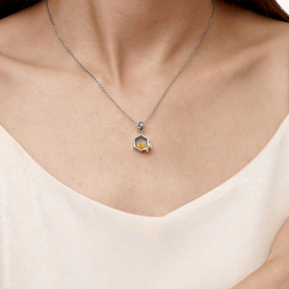 Gnoce Sparkling Bee Charm Platinum-plated Silver Blend - Image 7