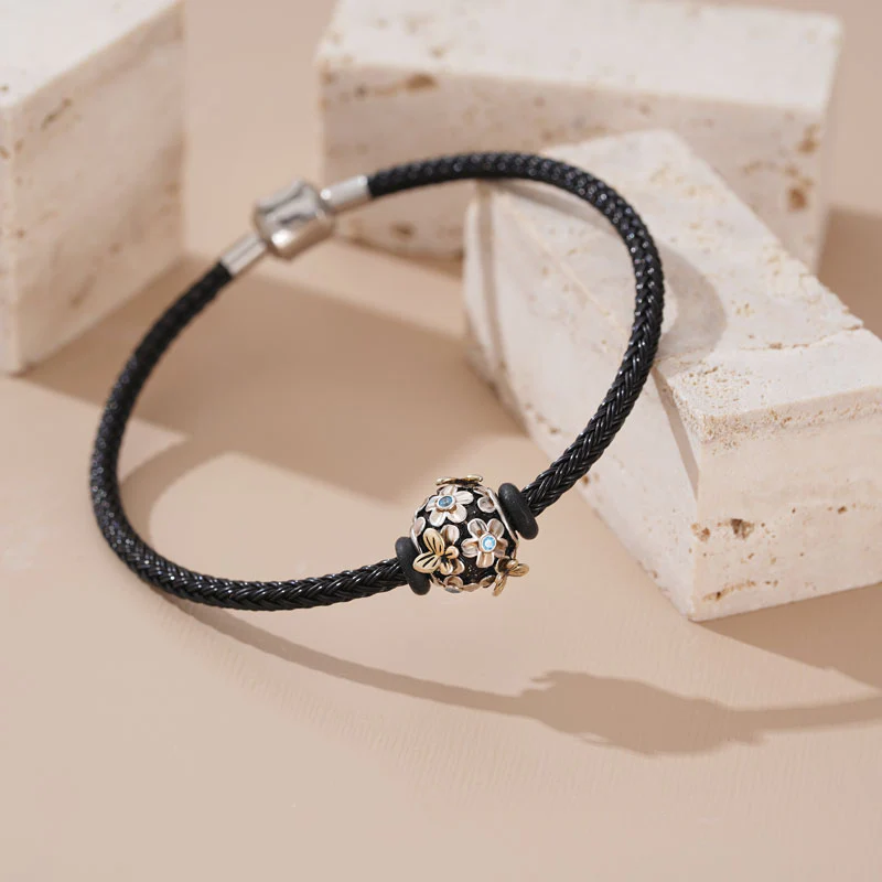 Gnoce Black Basic Bracelet with 2 Pieces of Stoppers - Image 3
