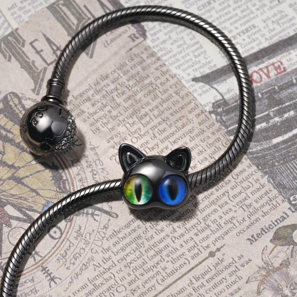 Gnoce Two-Color Vertical Pupils Black Cat Charm Platinum-plated Silver Blend - Image 3