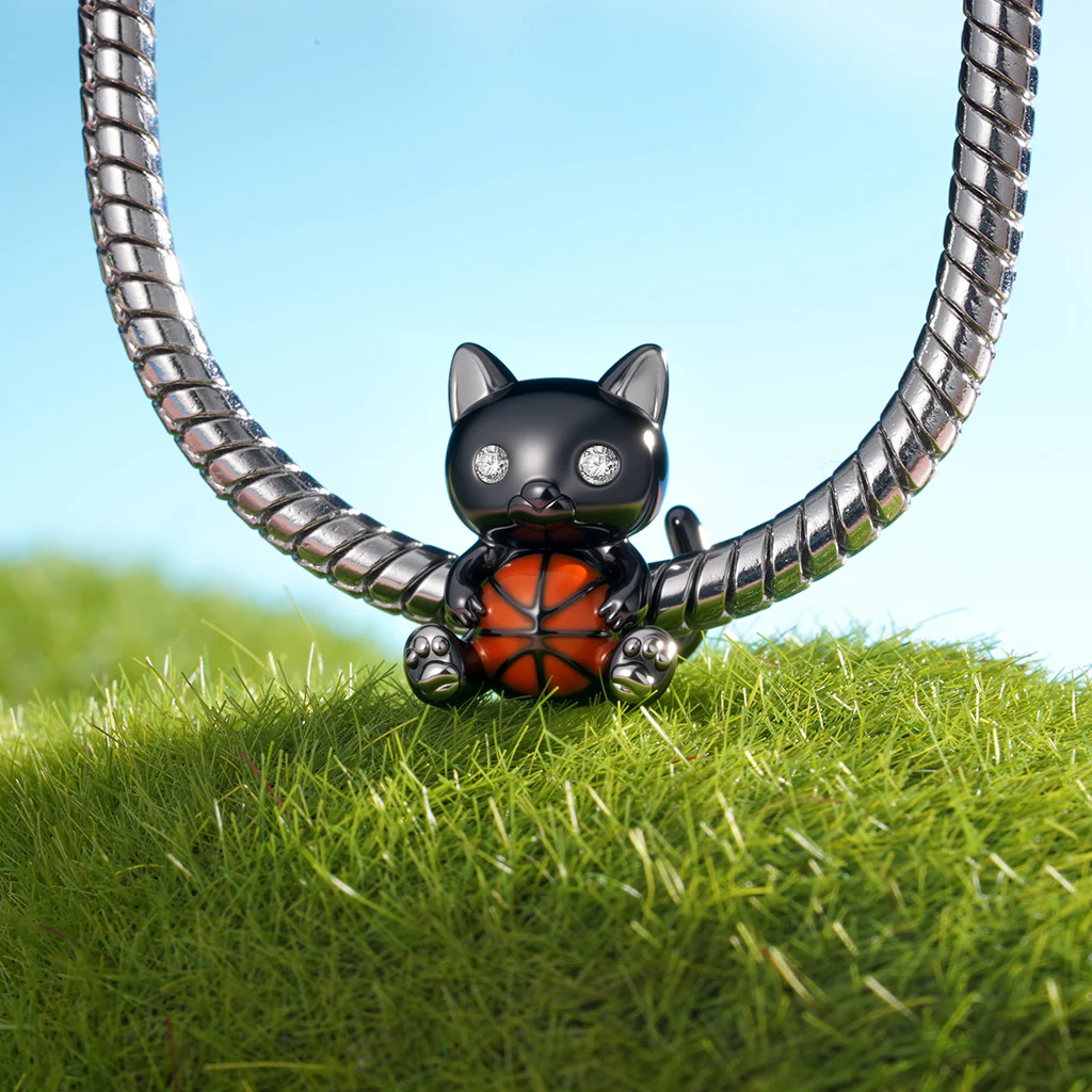 Gnoce Black Cat Embrace Basketball Charm Platinum-plated Silver Blend - Image 3