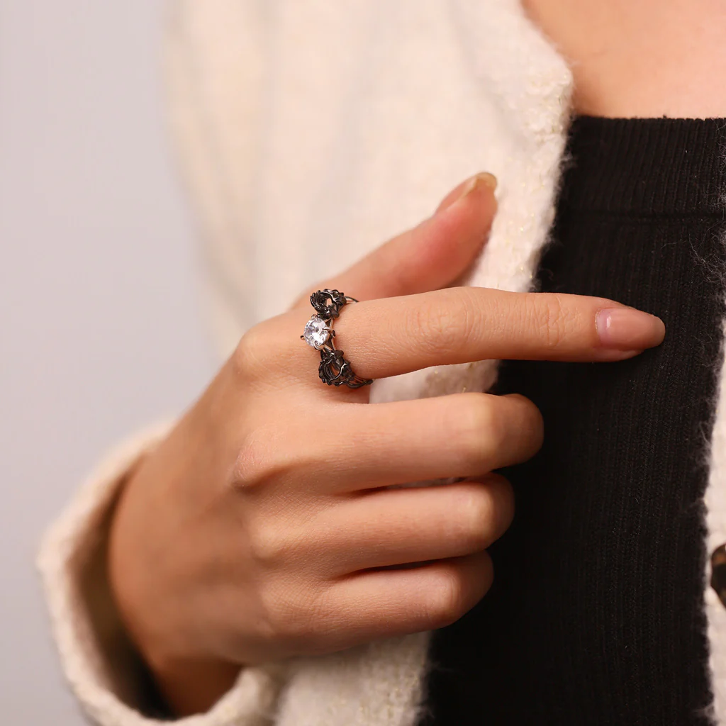 Gnoce Black Dragon Embrace Diamond Ring Platinum-plated Silver Blend - Image 4