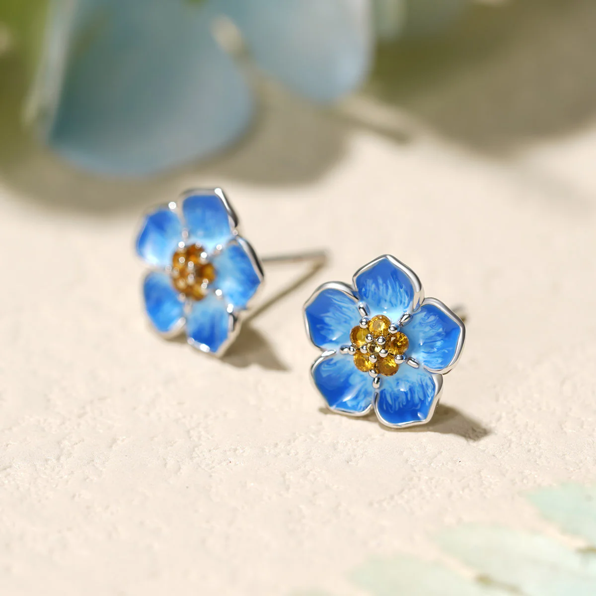 Gnoce Blue Forget-Me-Not Stud Earrings Platinum-plated Silver Blend - Image 2