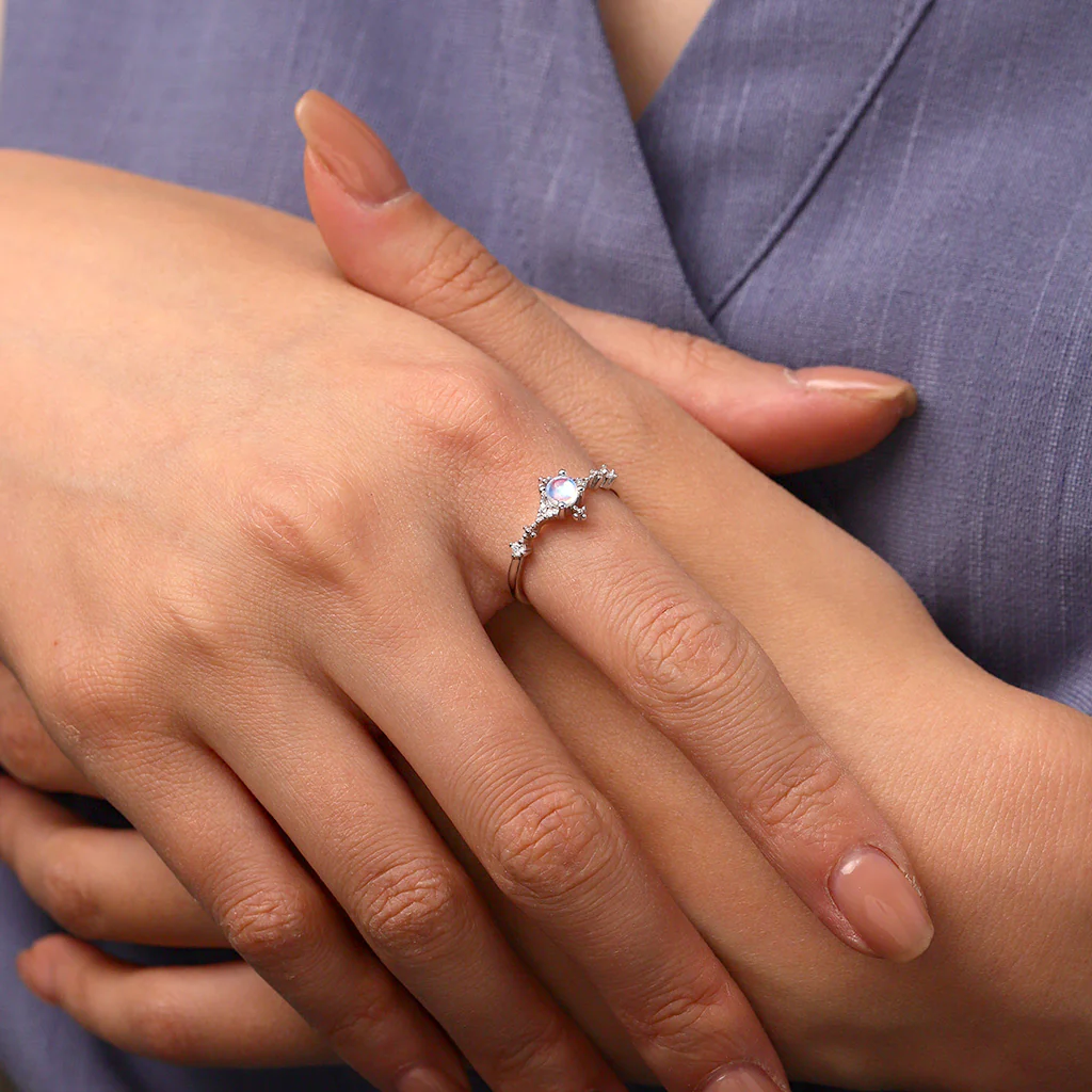 Gnoce Blue Fire Moonstone Ring Platinum-plated Silver Blend - Image 4