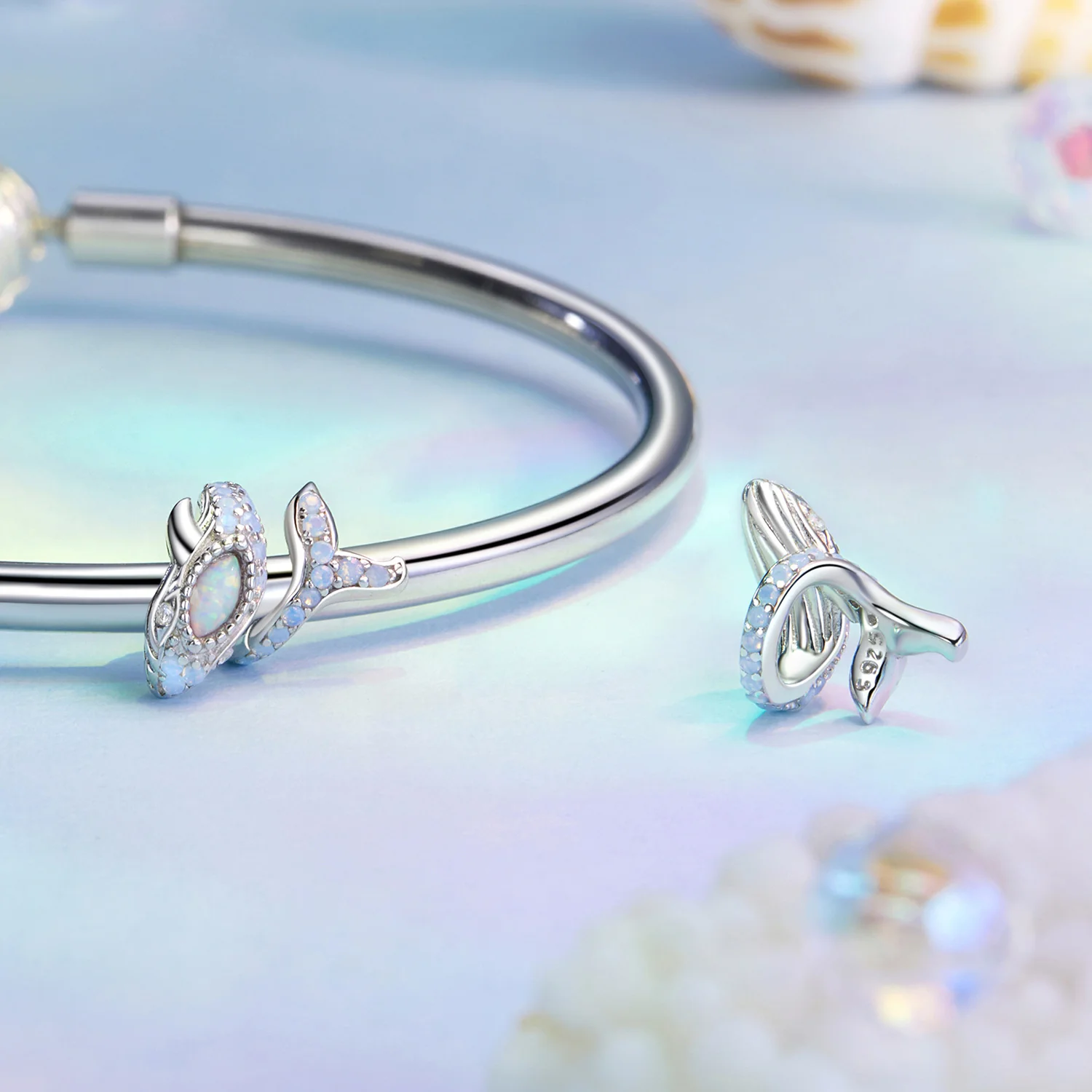Gnoce Ocean Blue Whale Charm - Image 2