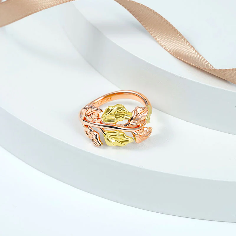 Gnoce Brilliant Two Tone Leaf Ring Platinum-plated Silver Blend - Image 2