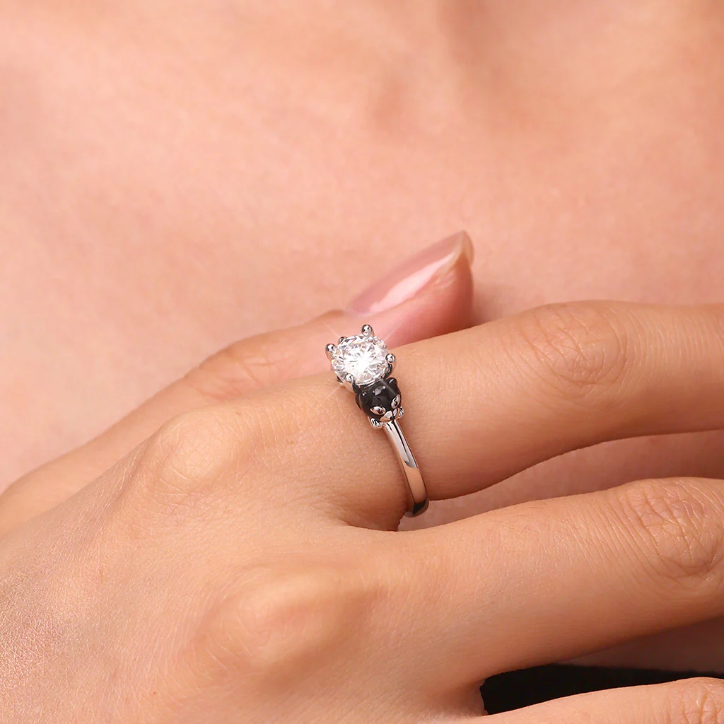 Gnoce Buttered Cat Embraces Moissanite Ring Platinum-plated Silver Blend - Image 8