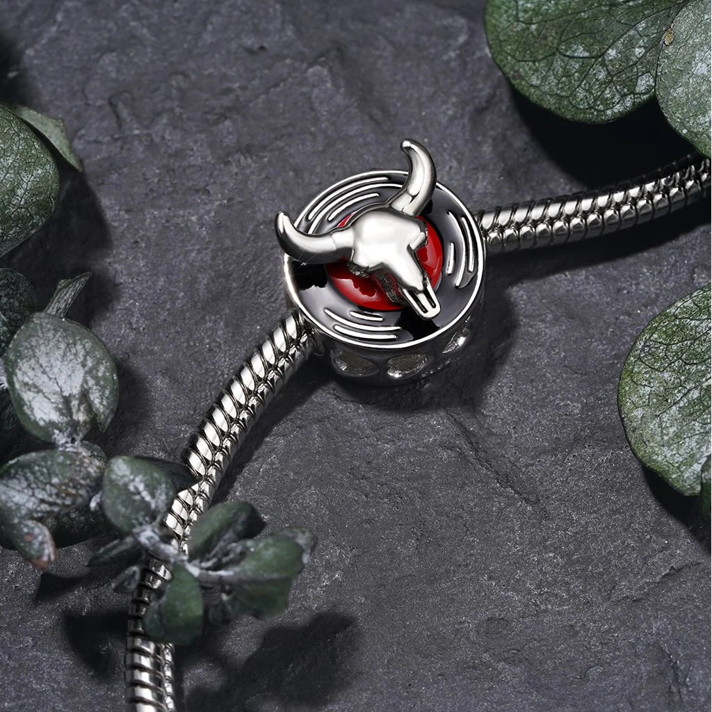 Gnoce Silver Cattle Skull Record Charm - Image 3