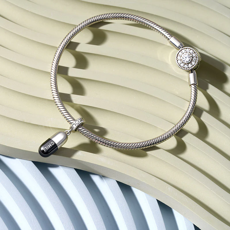 Gnoce Chill Pill Charm Platinum-plated Silver Blend - Image 3