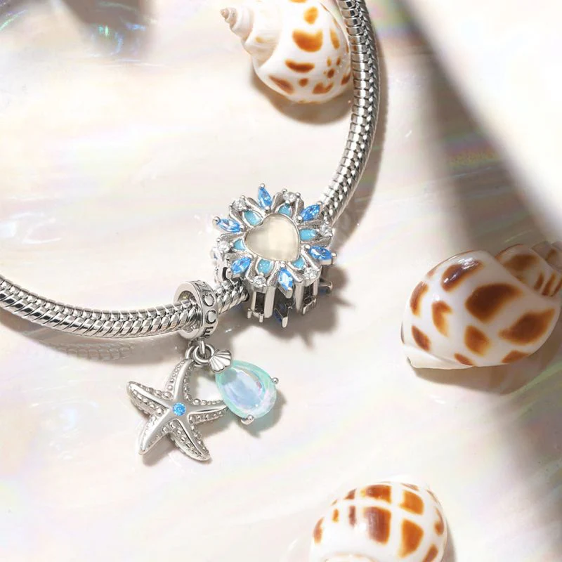Gnoce Color-changing Snowflake Charm - Image 4