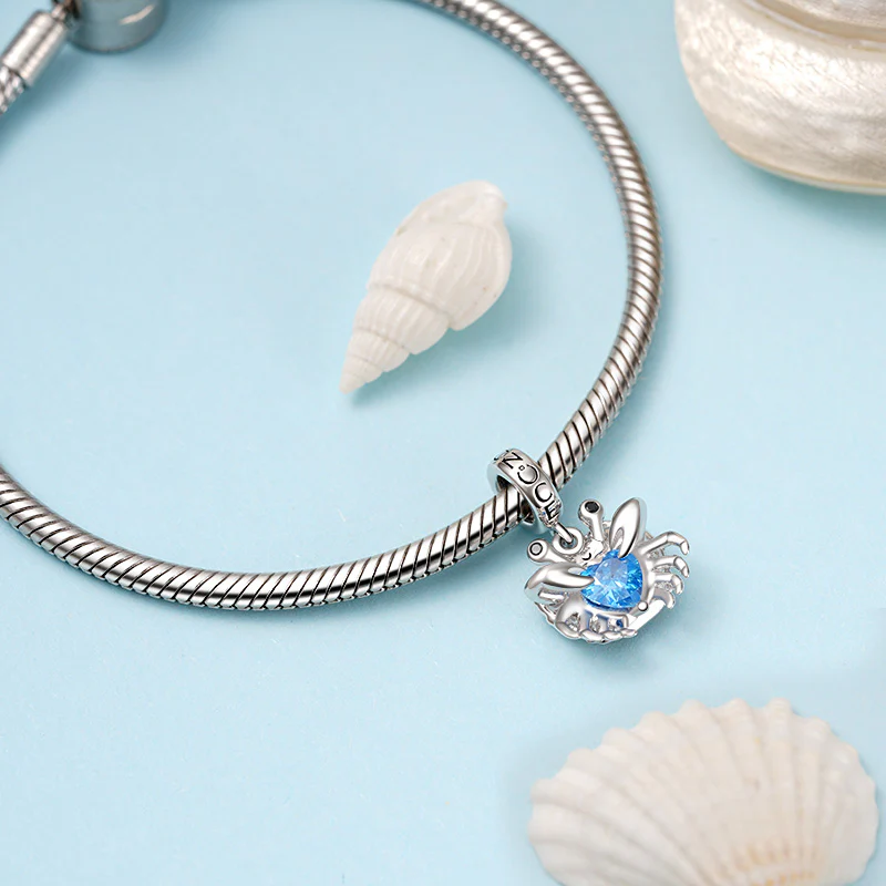 Gnoce Crab Embraces Heart Gem Charm Platinum-plated Silver Blend - Image 3