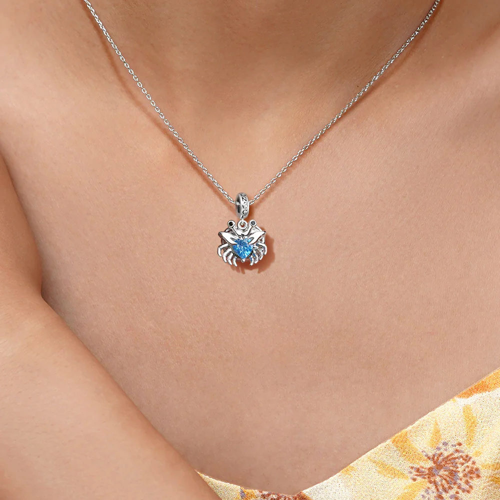 Gnoce Crab Embraces Heart Gem Charm Platinum-plated Silver Blend - Image 7