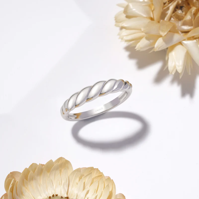 Gnoce Classic Croissant Dome Ring Platinum-plated Silver Blend - Image 3