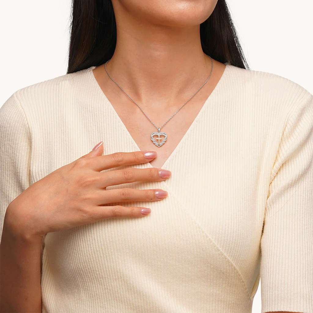 Gnoce Elegant Cross Heart Necklace Platinum-plated Silver Blend - Image 4