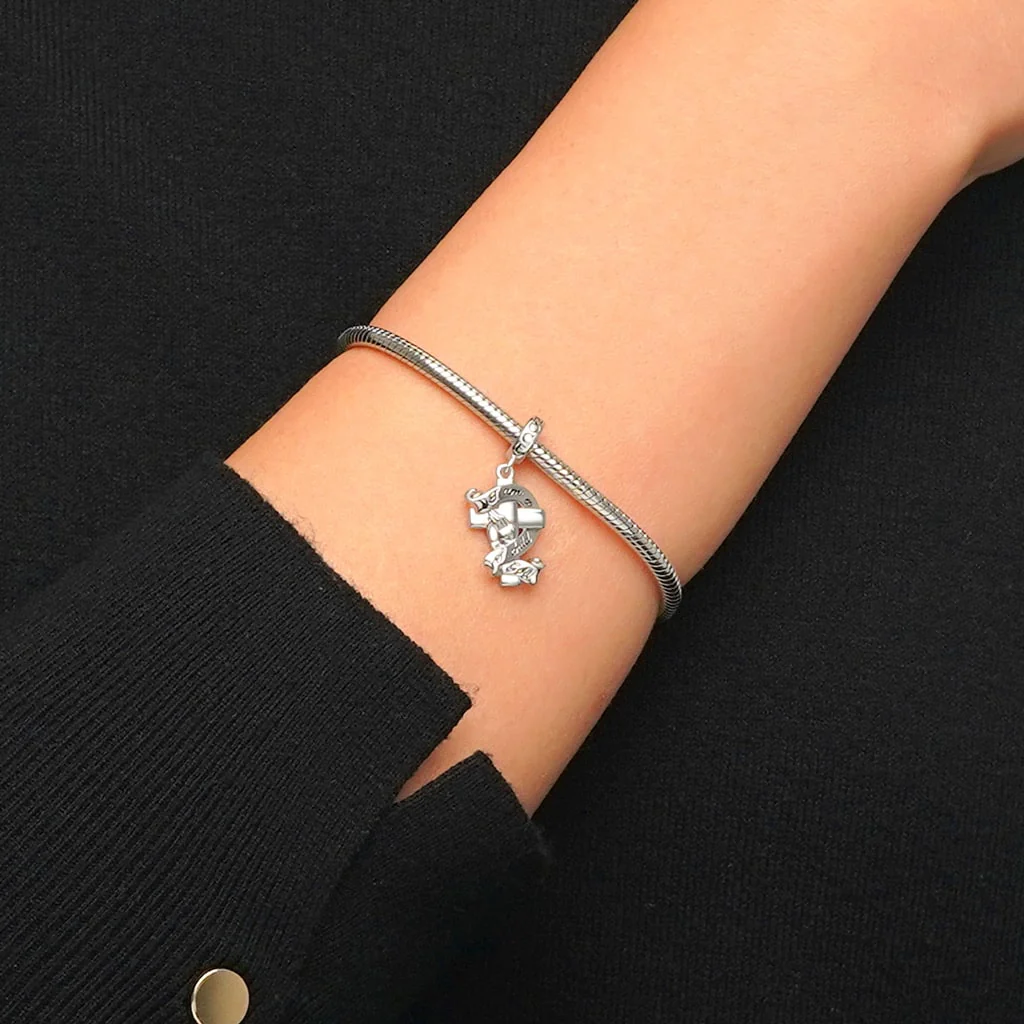 Gnoce Cross Praying Hands Charm Platinum-plated Silver Blend - Image 7