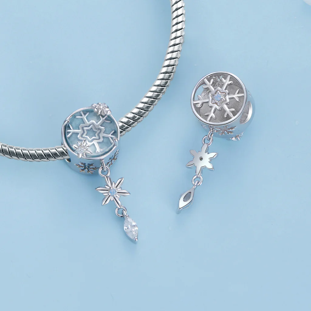 Gnoce Crystal Snowflake Charm - Image 2