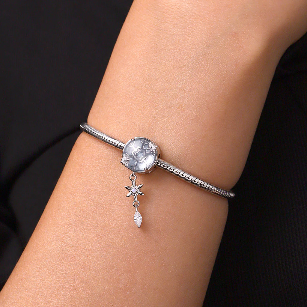 Gnoce Crystal Snowflake Charm - Image 5