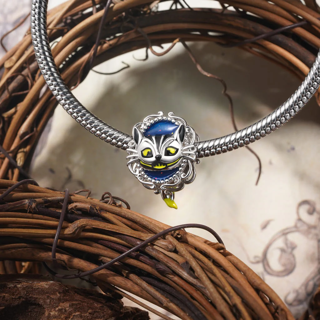Gnoce Cunning Cheshire Cat Glow-in-the-Dark Charm - Image 5