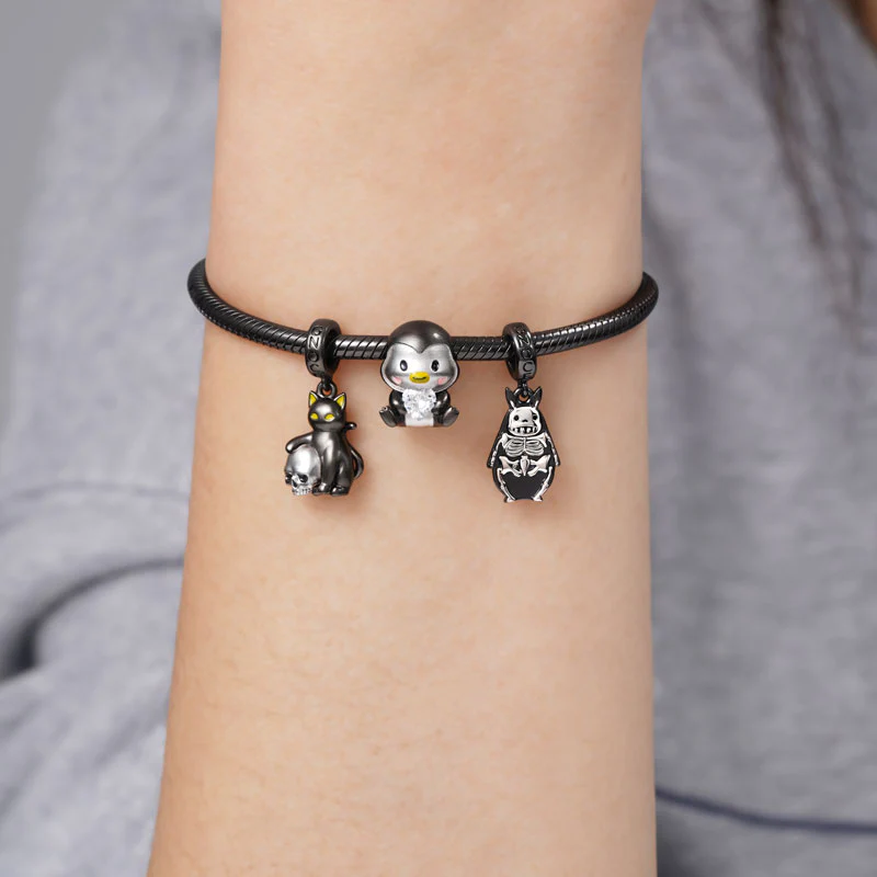 Gnoce Cute Penguin Embraces Heart Gemstone Charm Platinum-plated Silver Blend - Image 4