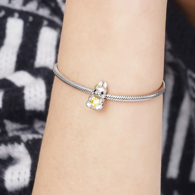 Gnoce Cute Rabbit Embraces Heart Gem Charm Platinum-plated Silver Blend - Image 4