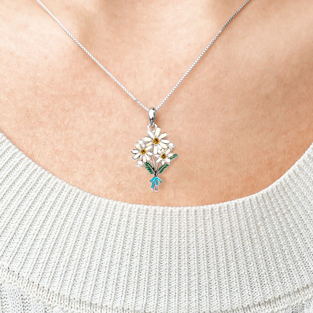 Gnoce Daisy Flowers Necklace - Image 4