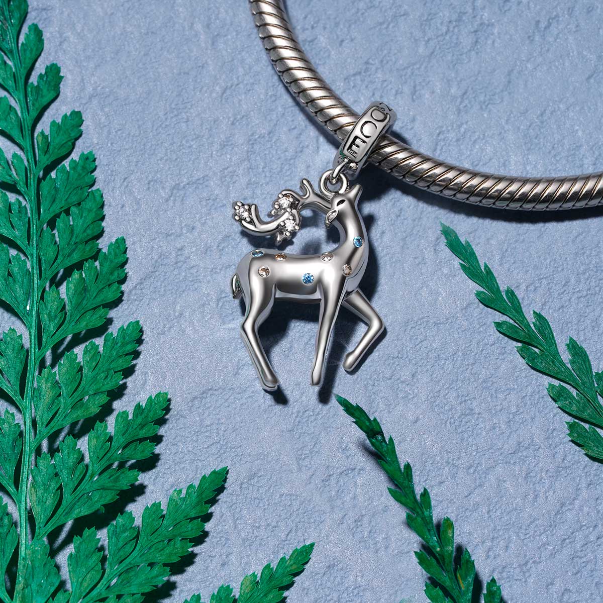 Gnoce Lovely Deer Charm Platinum-plated Silver Blend - Image 3