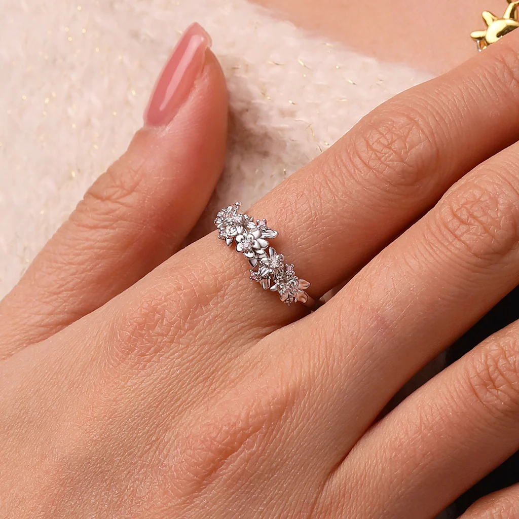 Gnoce Delicate Flower Cluster Ring Platinum-plated Silver Blend - Image 5