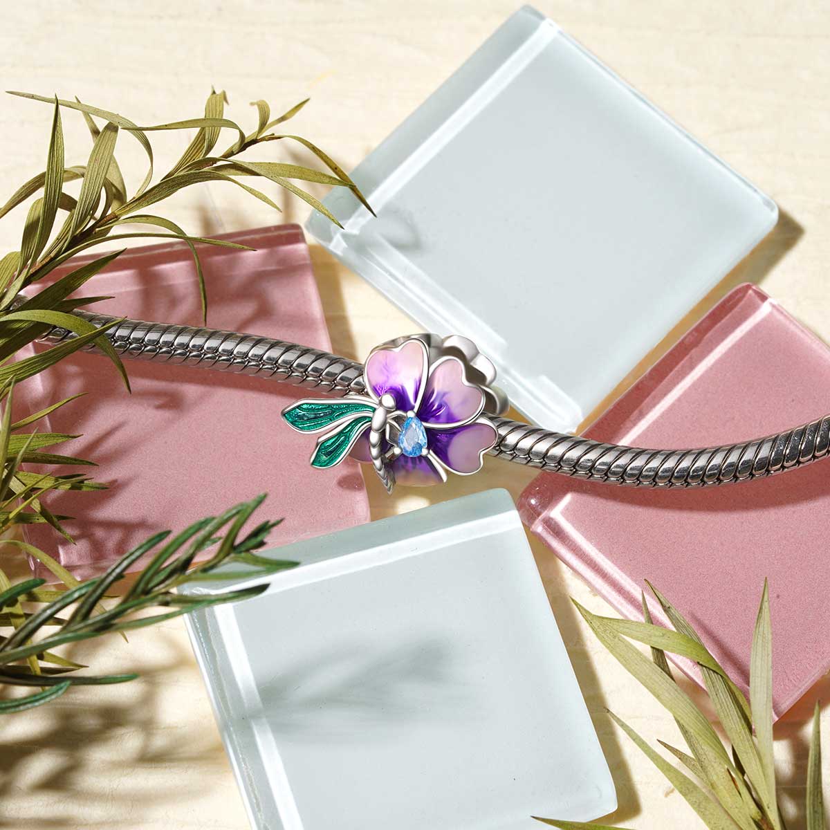Gnoce Dragonfly Loves Flower Charm - Image 3