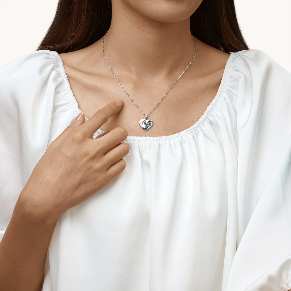 Gnoce Engravable Heart Name Necklace - Image 3
