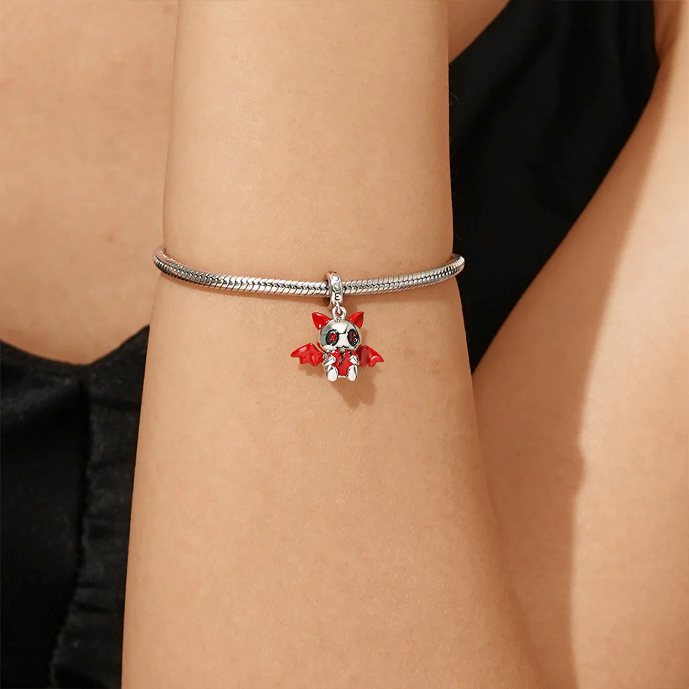Gnoce Evil Bat Embraces Heart Charm Platinum-plated Silver Blend - Image 5