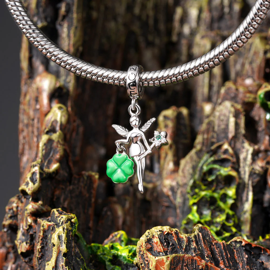 Gnoce Hand-held Glow-in-the-Dark Four-leaf Clover Charm Platinum-plated Silver Blend - Image 4
