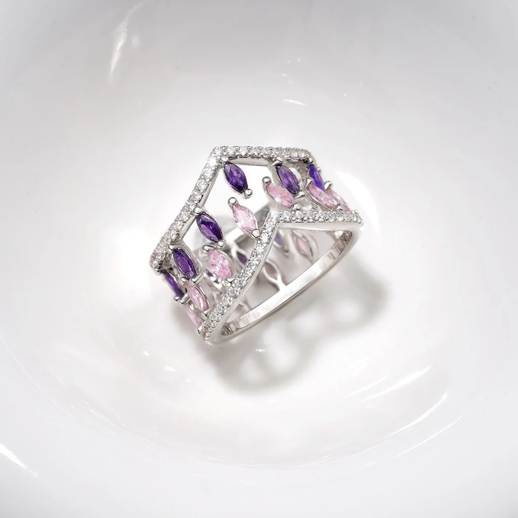 Gnoce Multi-Stone V-Shaped Cross-over Rings Platinum-plated Silver Blend - Image 5