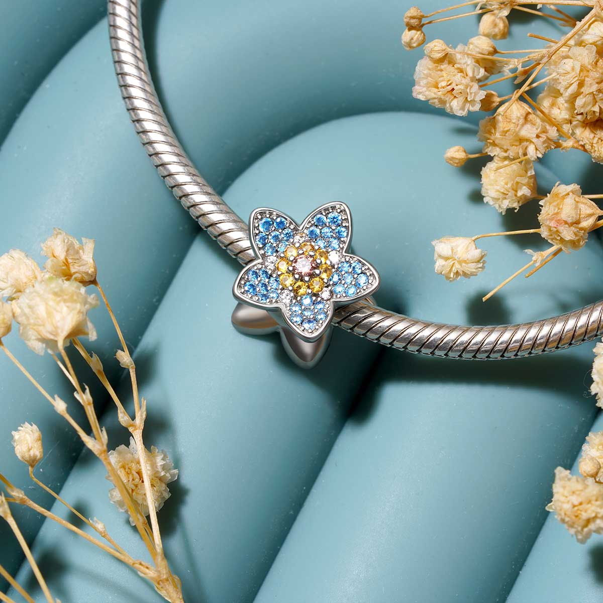 Gnoce Blooming Forget-Me-Not Flower Charm Platinum-plated Silver Blend - Image 3