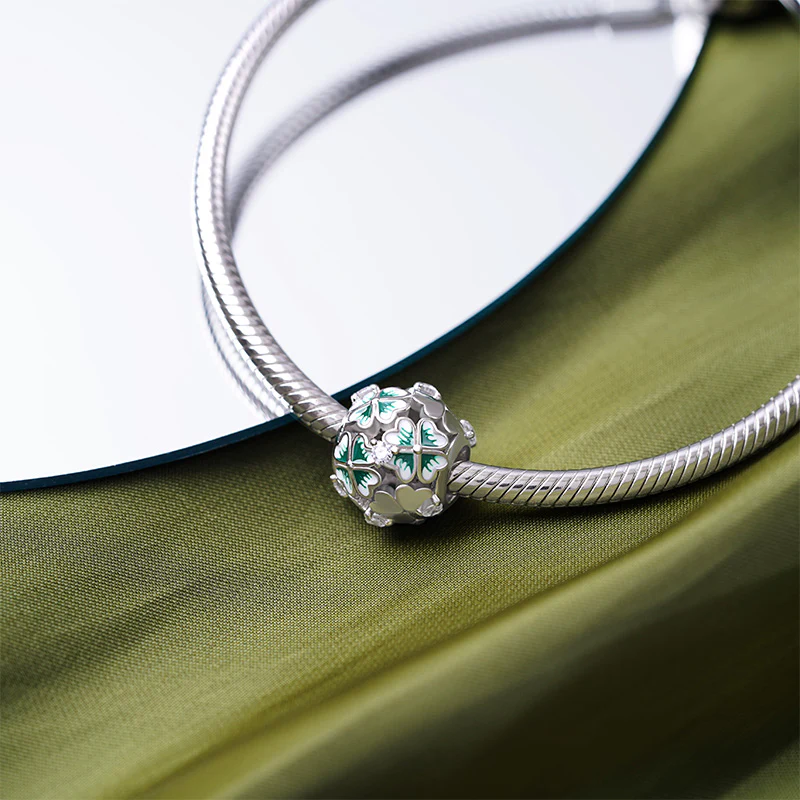 Gnoce Lucky Four Leaf Clover Charm - Image 3
