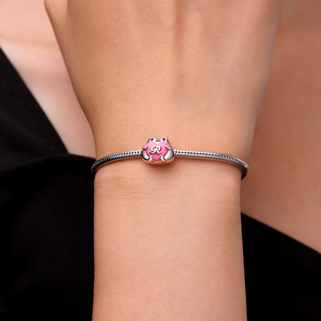 Gnoce Engravable Cute Frog Embraces Heart Charm Platinum-plated Silver Blend - Image 6