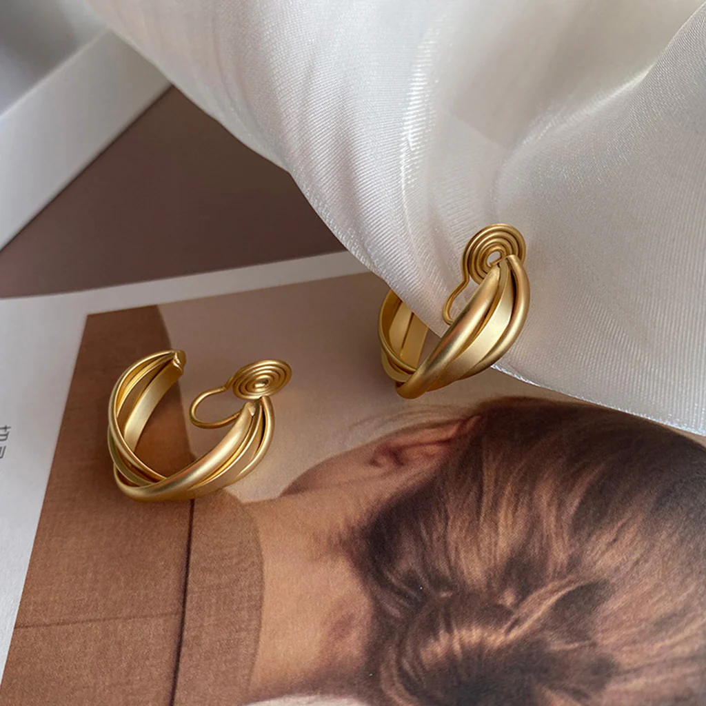 Gnoce Gold Geometric Metal Ear Clips - Image 3