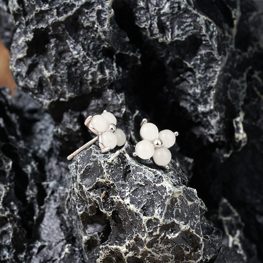 Gnoce Glow-in-the-Dark Petal Flower Earrings Platinum-plated Silver Blend - Image 3