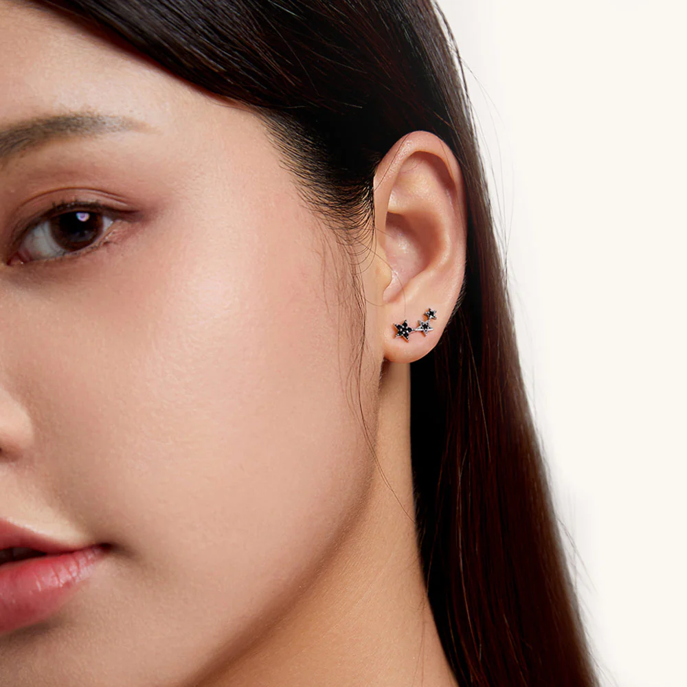 Gnoce Black Star Stud Earrings - Image 4
