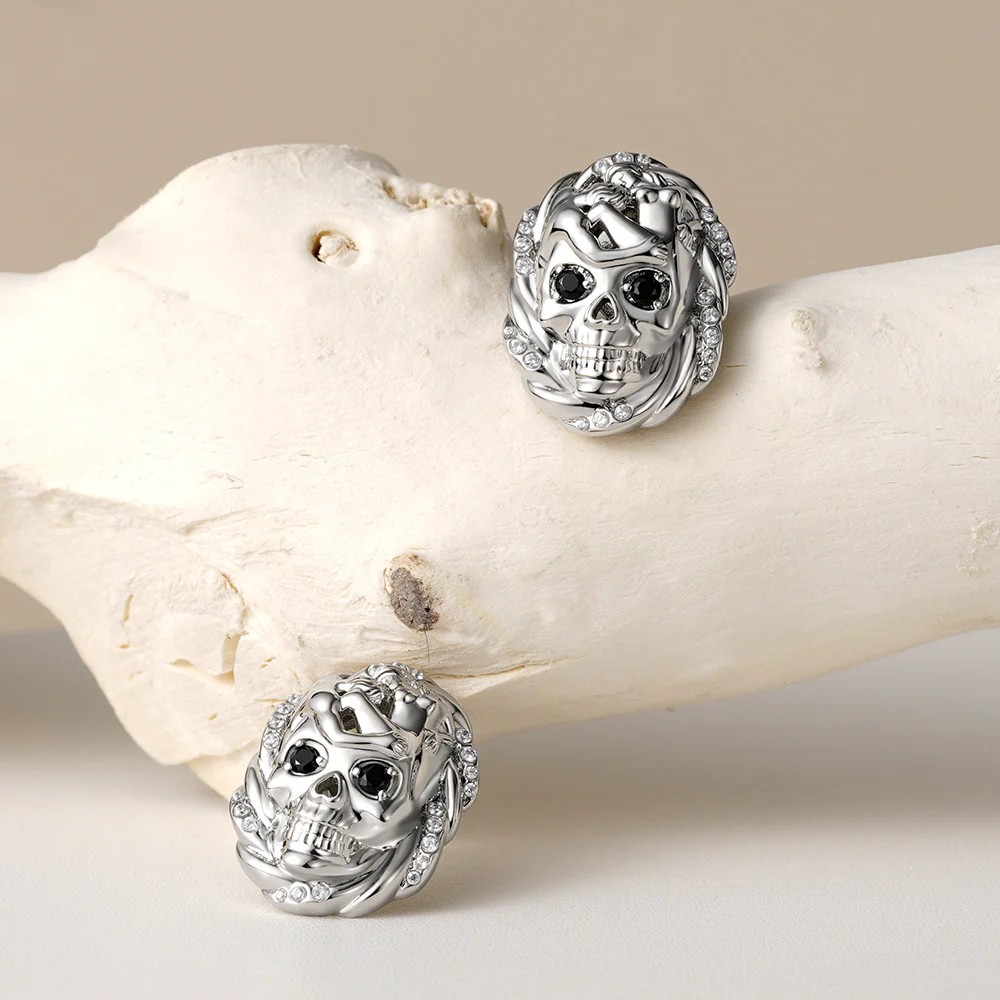 Gnoce Cable Skull Stud Earrings - Image 2