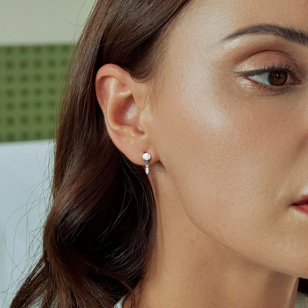 Gnoce Simple Small Tassel Stud Earrings - Image 2