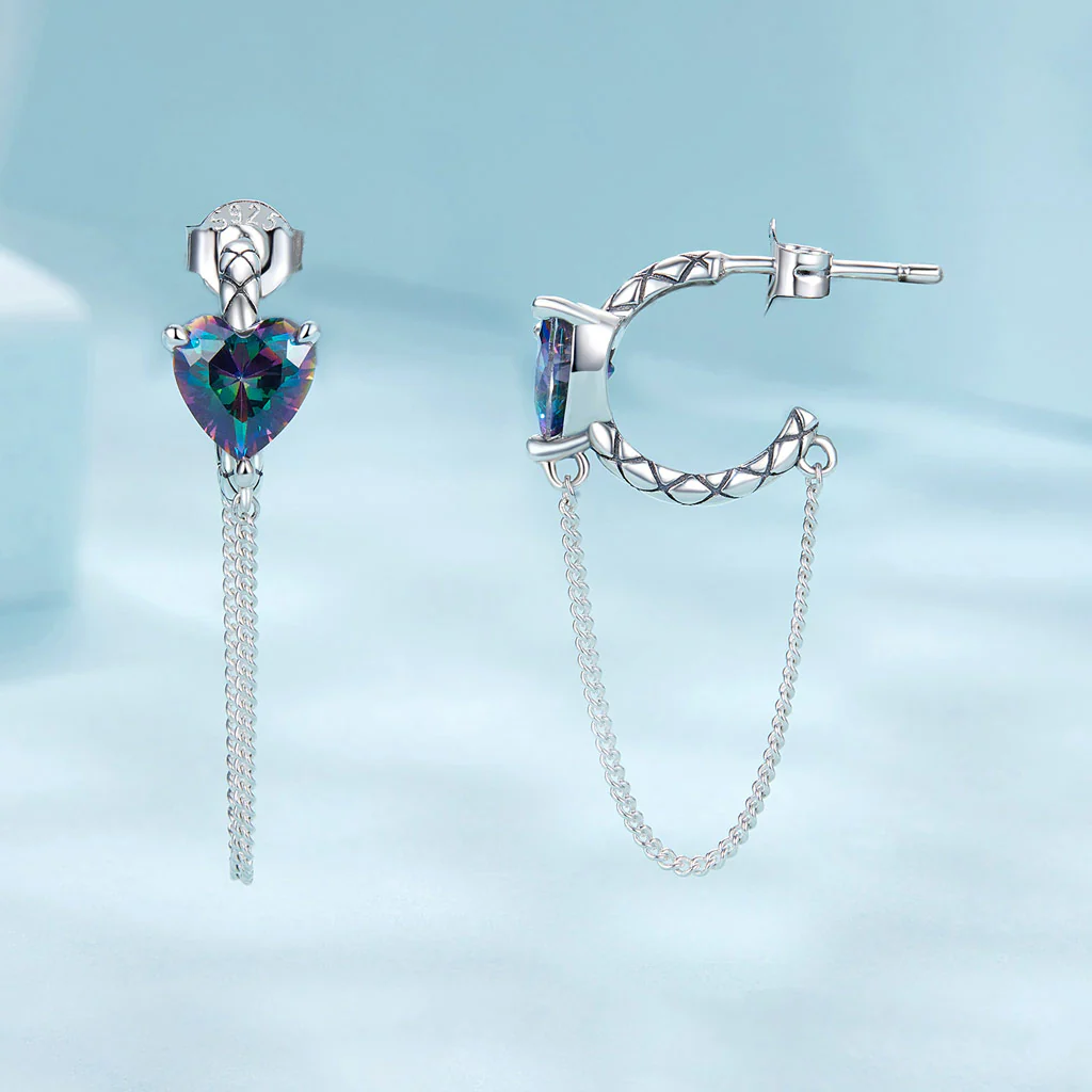 Gnoce Vintage Heart Stud Earrings - Image 2