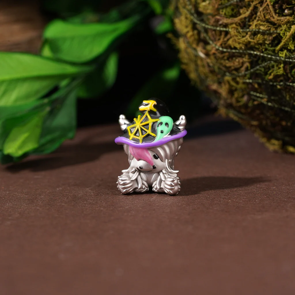 Gnoce Highland Cow Wearing Witch Hat Charm Platinum-plated Silver Blend - Image 3
