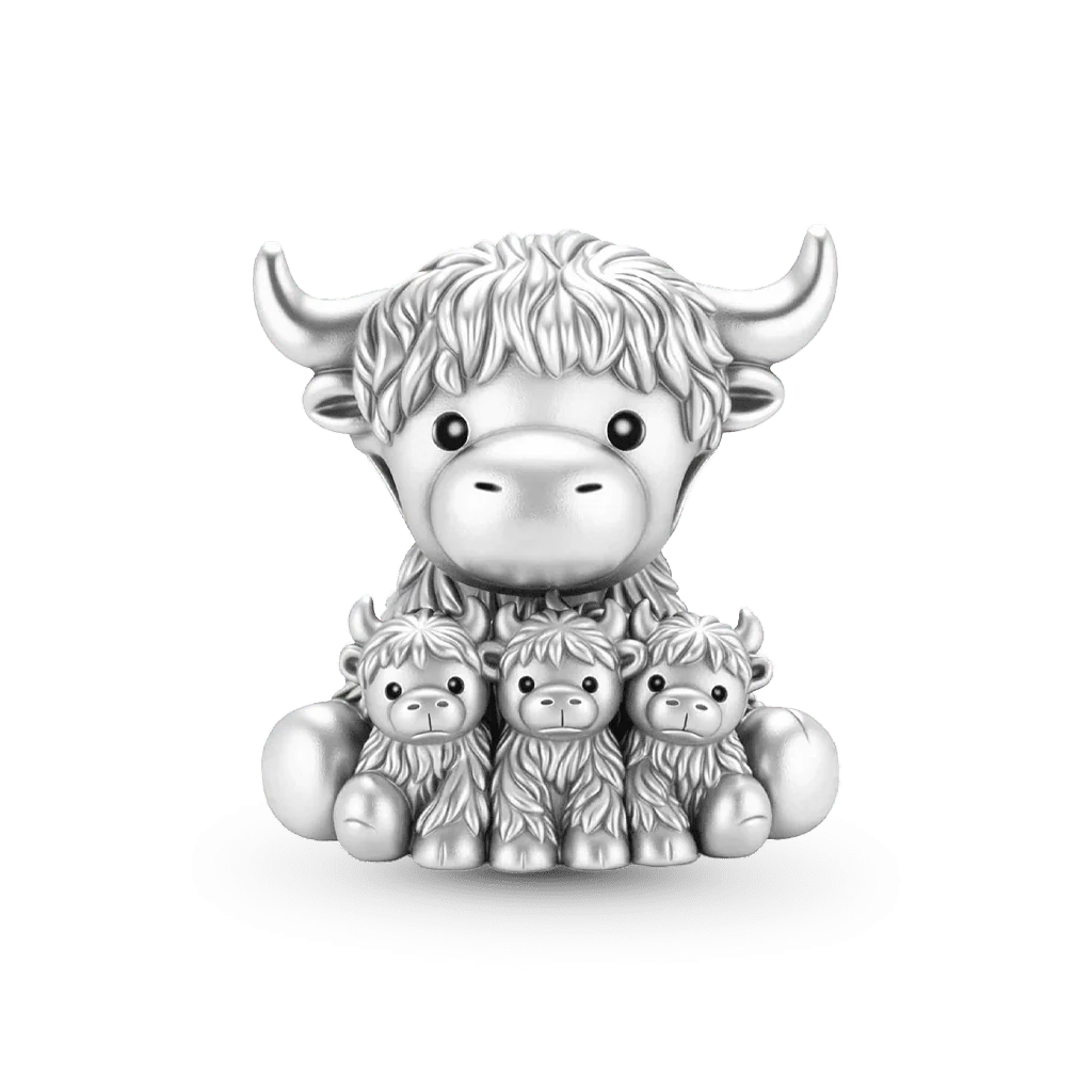 Gnoce Highland Cow Embraces Three Babies Charm Platinum-plated Silver Blend