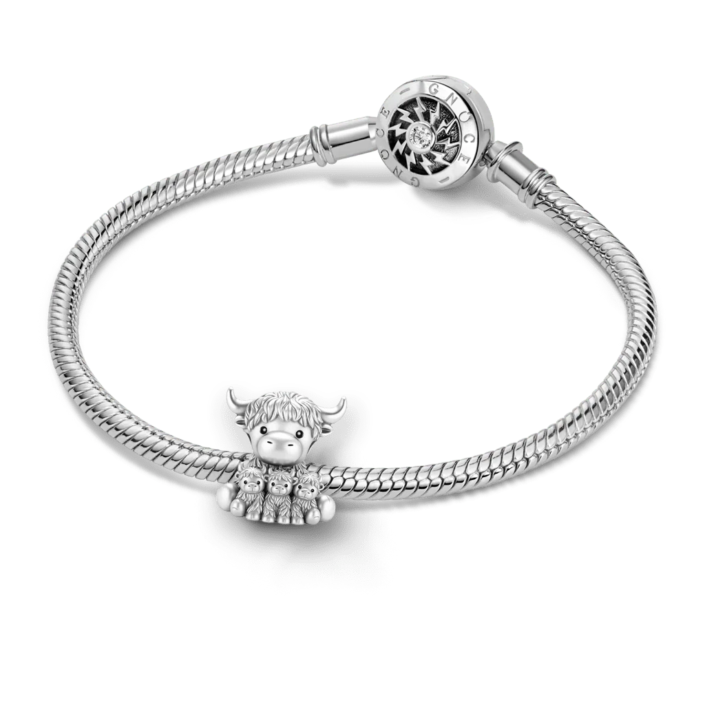 Gnoce Highland Cow Embraces Three Babies Charm Platinum-plated Silver Blend - Image 3