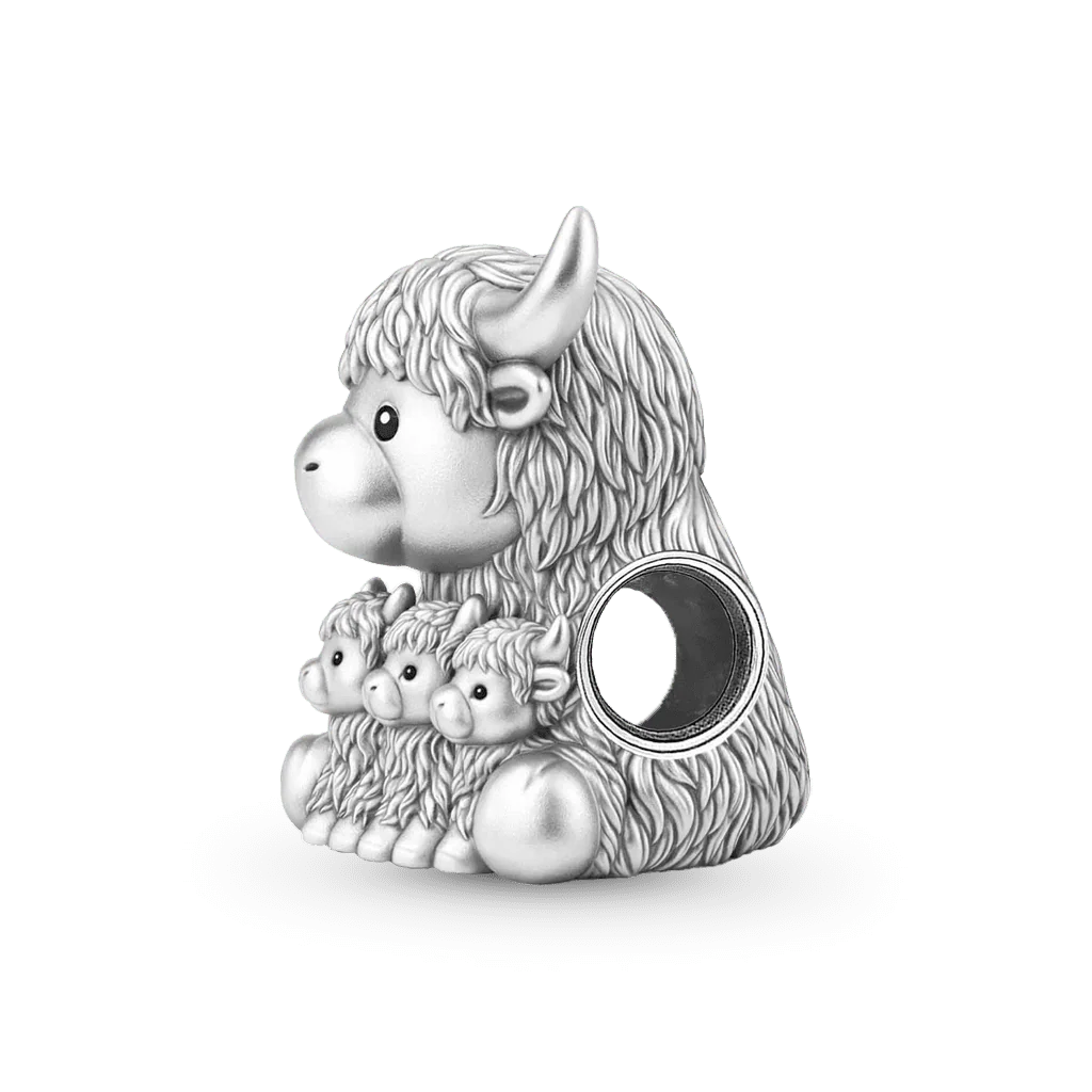 Gnoce Highland Cow Embraces Three Babies Charm Platinum-plated Silver Blend - Image 5