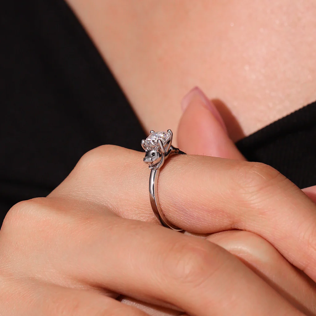 Gnoce Hippo Embraces Moissanite Ring Platinum-plated Silver Blend - Image 9