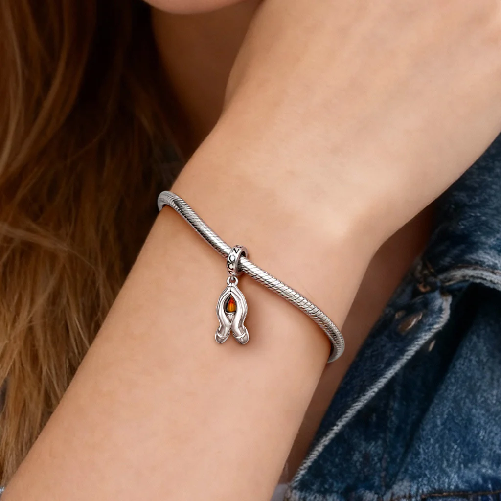 Gnoce Holding Fire In Hands Glow-in-the-Dark Charm Platinum-plated Silver Blend - Image 3