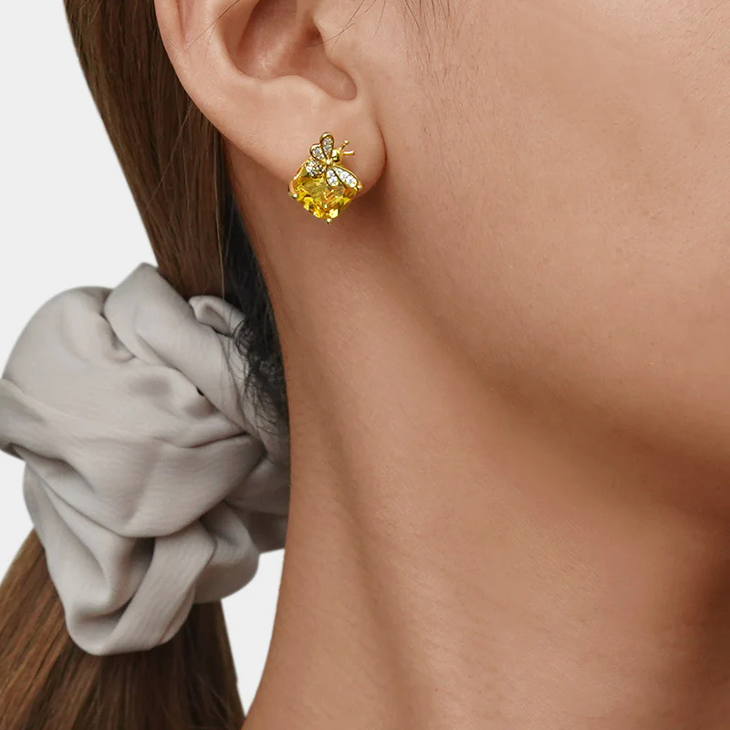 Gnoce Sparkling Honey Bee Stud Earrings Platinum-plated Silver Blend - Image 4