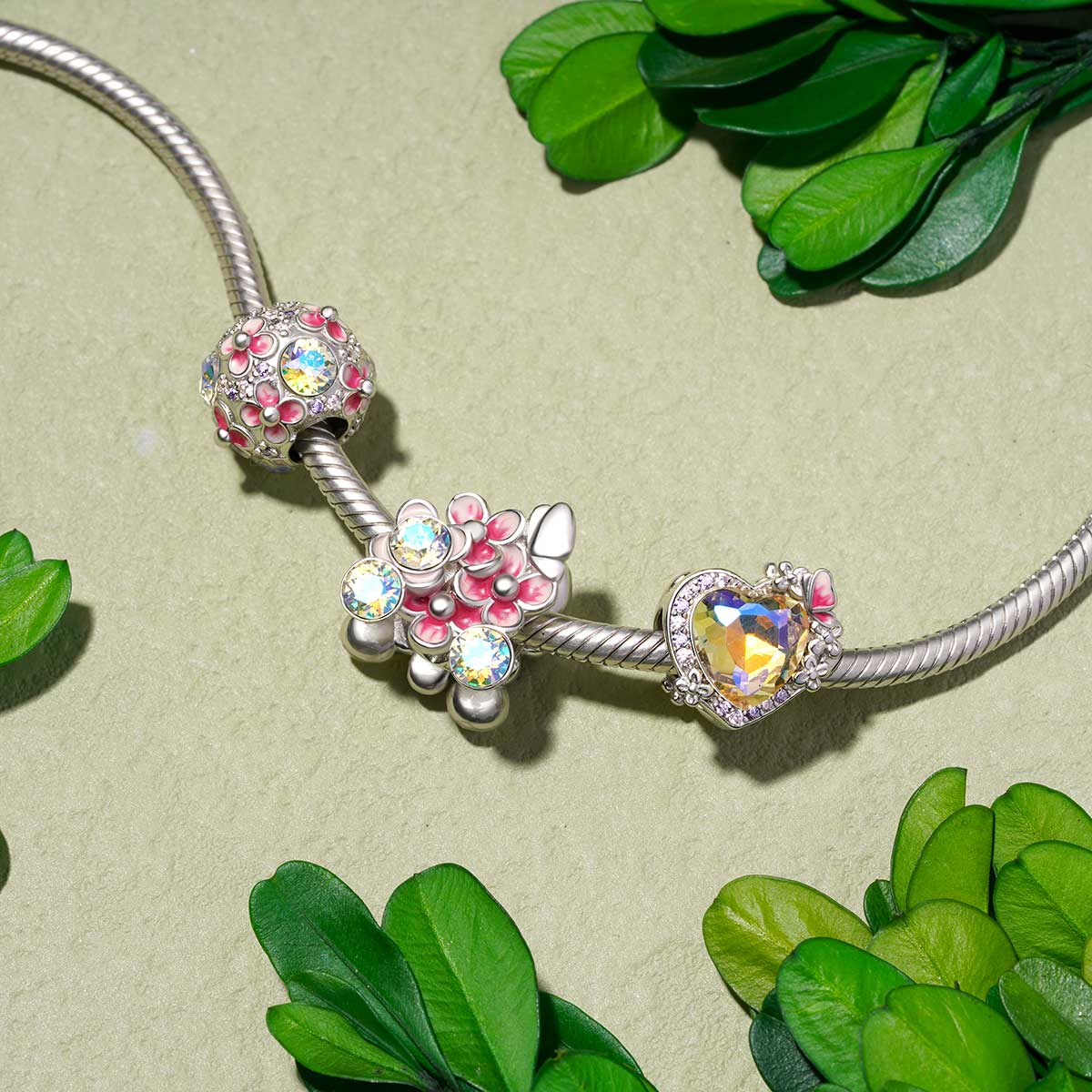 Gnoce Blooming Hydrangea Charm - Image 3